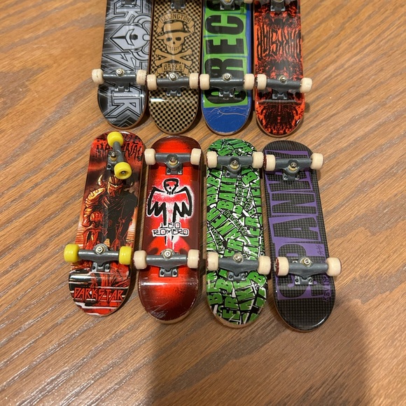 Lot of 8 Vintage Tech Deck Skateboards & Holder Display - Picture 4 of 7